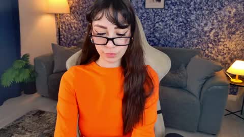 Mia online show from May 7, 5:35 am