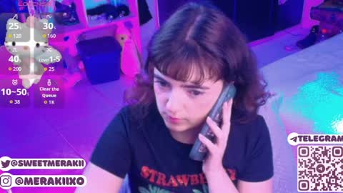 Snapshot of meraki_fraise chatting on April 16, 12:00 am online show from April 16, 12:00 am