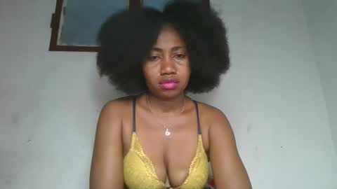 Snapshot of meraldaaaa chatting on September 15, 3:17 am meraldaaaa online show from September 15, 3:17 am