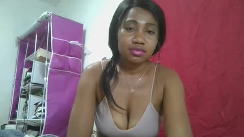 Snapshot of meraldaaaa chatting on September 16, 11:39 pm meraldaaaa online show from September 16, 11:39 pm