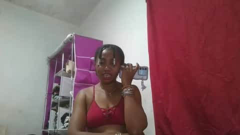 Snapshot of meraldaaaa chatting on September 18, 2:52 pm meraldaaaa online show from September 18, 2:52 pm