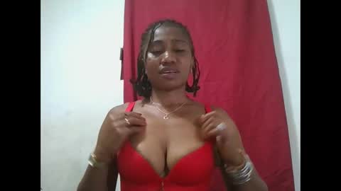 Snapshot of meraldaaaa chatting on September 25, 2:10 pm meraldaaaa online show from September 25, 2:10 pm