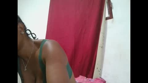 Snapshot of meraldaaaa chatting on October 1, 5:57 am meraldaaaa online show from October 1, 5:57 am