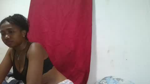 Snapshot of meraldaaaa chatting on October 1, 6:03 pm meraldaaaa online show from October 1, 6:03 pm