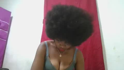 Snapshot of meraldaaaa chatting on October 9, 6:55 am meraldaaaa online show from October 9, 6:55 am