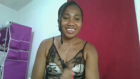 Snapshot of meraldaaaa chatting on October 12, 5:56 pm meraldaaaa online show from October 12, 5:56 pm