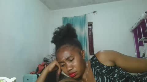 Snapshot of meraldaaaa chatting on October 13, 6:52 pm meraldaaaa online show from October 13, 6:52 pm