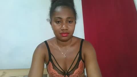 Snapshot of meraldaaaa chatting on October 19, 1:01 pm meraldaaaa online show from October 19, 1:01 pm