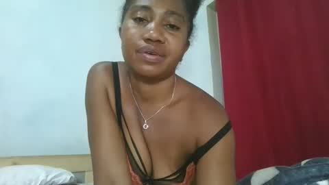 Snapshot of meraldaaaa chatting on October 21, 9:37 pm meraldaaaa online show from October 21, 9:37 pm