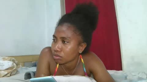 Snapshot of meraldaaaa chatting on October 24, 5:31 pm meraldaaaa online show from October 24, 5:31 pm