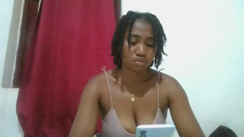 Snapshot of meraldaaaa chatting on October 29, 5:53 am meraldaaaa online show from October 29, 5:53 am