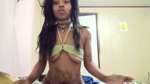 mercedesmakesyoucum6999 online show from January 8, 9:22 am