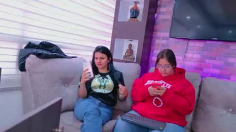 Snapshot of meredith_spencer chatting on June 17, 2:40 pm meredith_spencer online show from June 17, 2:40 pm