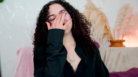Merida Bell online show from July 3, 12:28 am