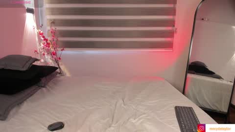 Snapshot of merida_taylor_ chatting on September 23, 1:14 pm Merida online show from September 23, 1:14 pm