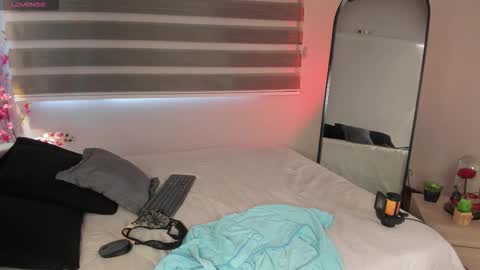 Snapshot of merida_taylor_ chatting on October 18, 1:12 pm Merida online show from October 18, 1:12 pm