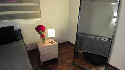 Snapshot of merida_taylor_ chatting on April 9, 1:27 pm Merida online show from April 9, 1:27 pm