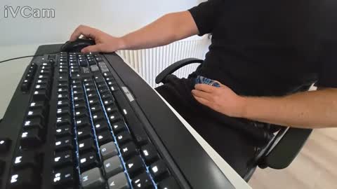 Snapshot of meridian132 chatting on September 18, 8:27 am meridian132 online show from September 18, 8:27 am