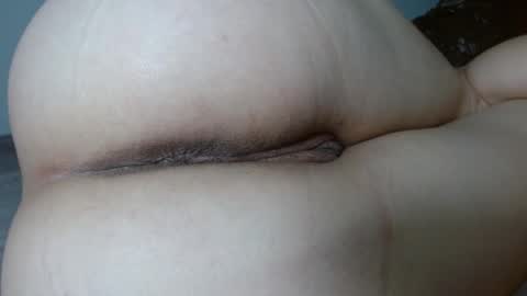 Snapshot of meriilyn_monroe724 chatting on April 21, 12:01 am meriilyn_monroe724 online show from April 21, 12:01 am