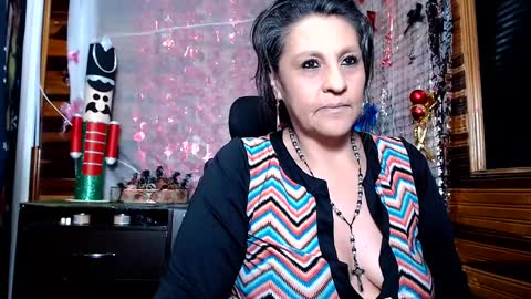Snapshot of merlyna_goldens chatting on December 28, 3:15 am My next birthday is December 11th. online show from December 28, 3:15 am
