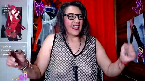 Snapshot of merlyna_goldens chatting on January 11, 10:29 pm My next birthday is December 11th. online show from January 11, 10:29 pm