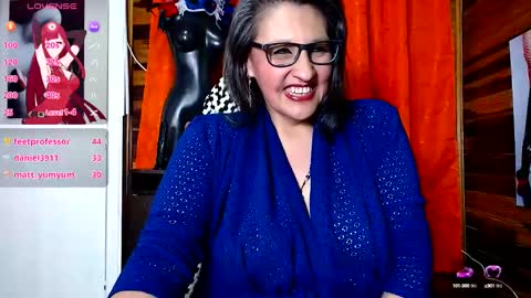 Snapshot of merlyna_goldens chatting on January 19, 9:01 am My next birthday is December 11th. online show from January 19, 9:01 am