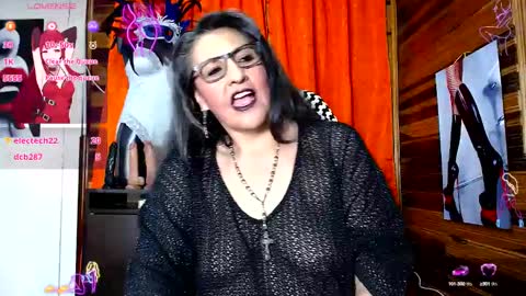 Snapshot of merlyna_goldens chatting on January 22, 6:20 am My next birthday is December 11th. online show from January 22, 6:20 am