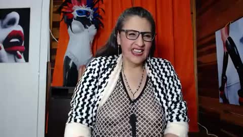 Snapshot of merlyna_goldens chatting on January 24, 9:17 am My next birthday is December 11th. online show from January 24, 9:17 am