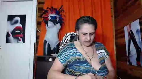 Snapshot of merlyna_goldens chatting on January 28, 3:15 am My next birthday is December 11th. online show from January 28, 3:15 am
