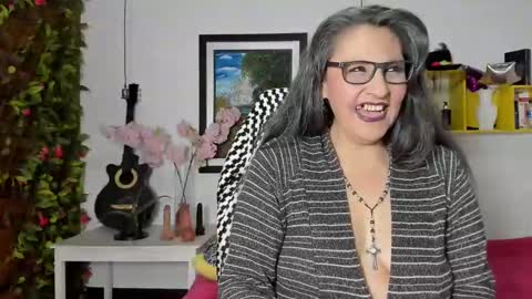 Snapshot of merlyna_goldens chatting on January 30, 6:56 am My next birthday is December 11th. online show from January 30, 6:56 am