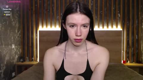 Emilia online show from February 22, 1:33 am