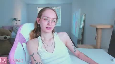 Sara online show from June 24, 4:28 pm
