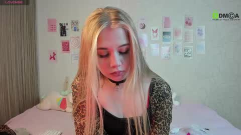 Snapshot of mery_haily chatting on February 16, 9:59 am Mery online show from February 16, 9:59 am