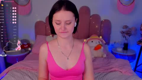 Snapshot of merylew chatting on February 1, 9:54 am Anna online show from February 1, 9:54 am