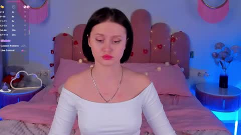 Snapshot of merylew chatting on February 19, 9:28 am Anna online show from February 19, 9:28 am