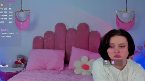 Snapshot of merylew chatting on March 7, 12:45 pm Anna online show from March 7, 12:45 pm