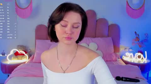Snapshot of merylew chatting on March 11, 6:21 am Anna online show from March 11, 6:21 am