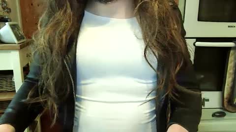 Snapshot of messyxdresser chatting on March 10, 1:54 pm messyxdresser online show from March 10, 1:54 pm