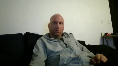 Snapshot of metaller123456 chatting on March 24, 5:12 am metaller123456 online show from March 24, 5:12 am