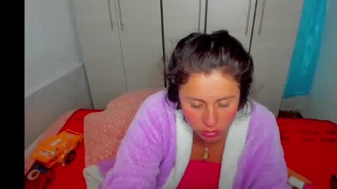 Snapshot of metisha_suhi chatting on March 2, 7:23 pm metisha_suhi online show from March 2, 7:23 pm