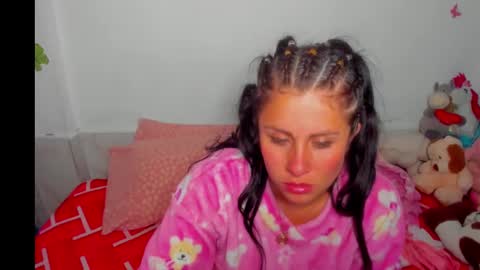 Snapshot of metisha_suhi chatting on March 9, 1:15 pm metisha_suhi online show from March 9, 1:15 pm