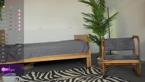 Stella online show from February 27, 8:50 am