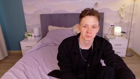 MEVERIK OUSHEN online show from April 3, 12:14 pm