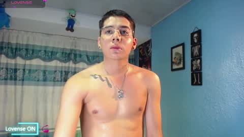 Snapshot of mexican_cum chatting on April 9, 2:11 am Jhon online show from April 9, 2:11 am