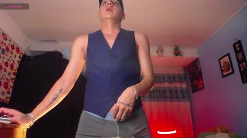 Snapshot of mexican_cum chatting on May 9, 1:44 am Jhon online show from May 9, 1:44 am