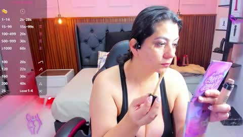 meylagia online show from December 5, 3:04 am