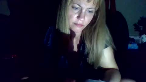 mezzy69 online show from October 27, 8:40 am