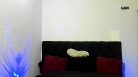 Snapshot of mhatias_ chatting on January 6, 1:31 am MATHIAS online show from January 6, 1:31 am