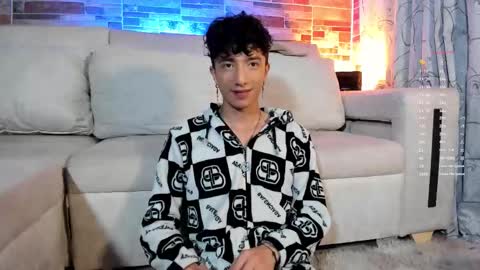 Snapshot of mhatias_ chatting on February 4, 3:23 am MATHIAS online show from February 4, 3:23 am