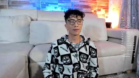 Snapshot of mhatias_ chatting on February 6, 4:50 am MATHIAS online show from February 6, 4:50 am